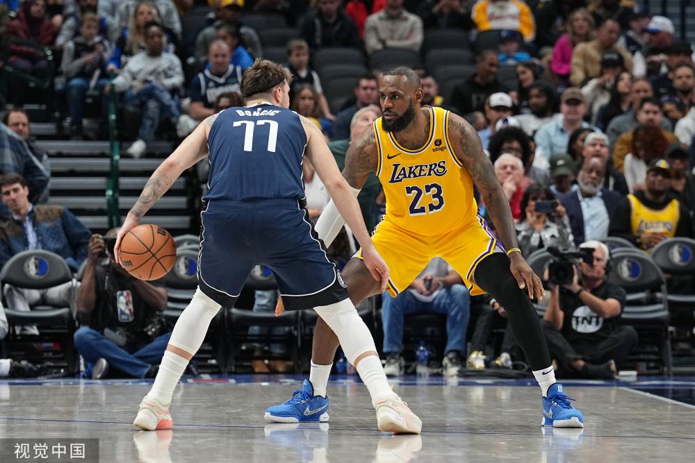 携女儿出现 携女儿出现